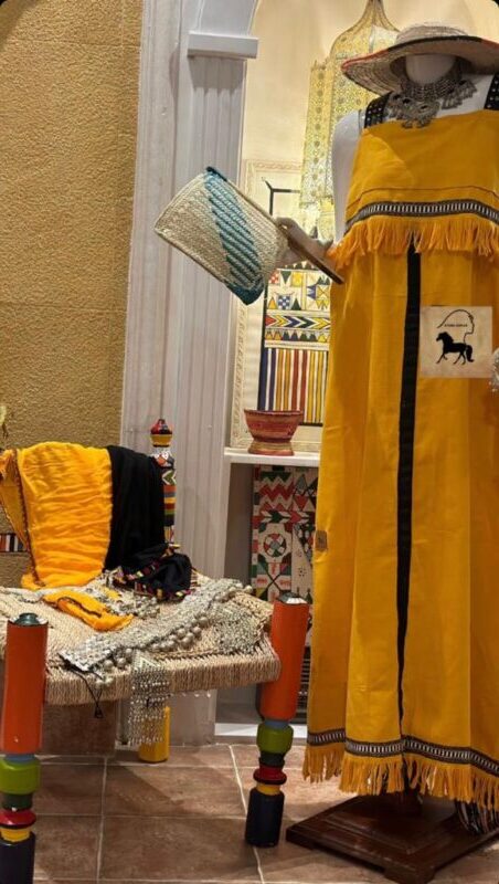 فستان باللحاف الجنوبي باللون الاصفر 